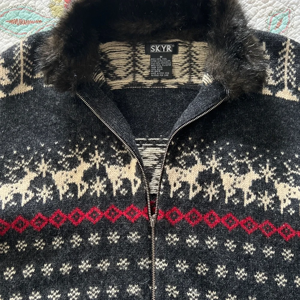 SKYR Nordic Fair Isle Faux Fur Collar/cuffs Wool Cardigan VTG Hong Kong EUC